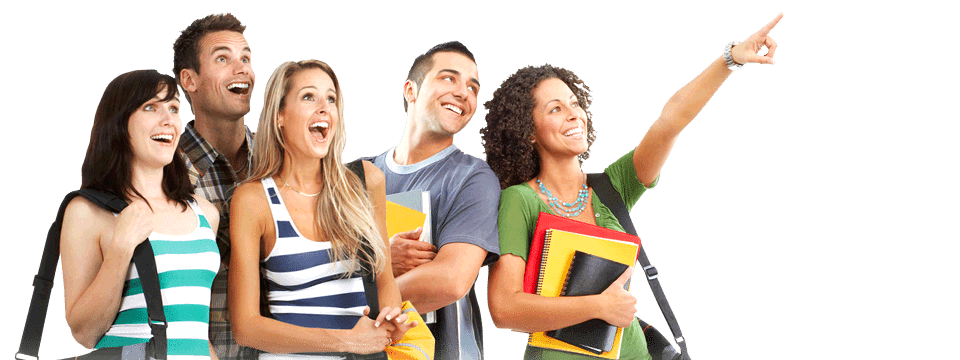 Laboratorio de instituto técnico con estudiantes trabajando en proyectos prácticos